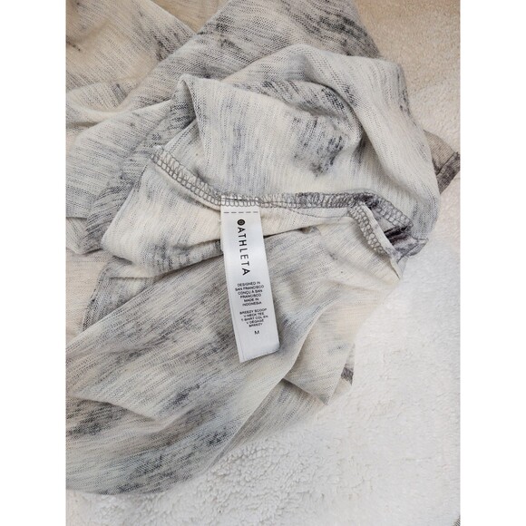 ATHLETA INVERSION BLACK SCOOP V-NECK SHORT SLEEVE BREEZY TEE Sz Medium - Picture 3 of 7